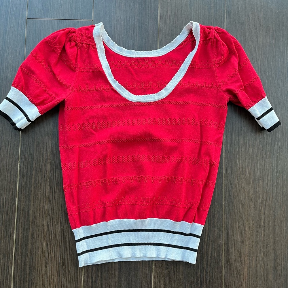 Red top 3/4 sleeves
